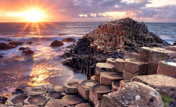 Giants Causeway, Northern Ireland shutterstock_234549214